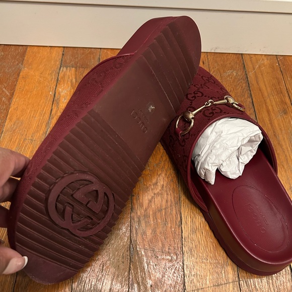 Gucci "Sol" monogram cotton canvas mules with golden bit strap /color burgundy - Picture 12 of 15